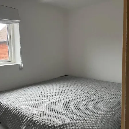 Private Apartment *